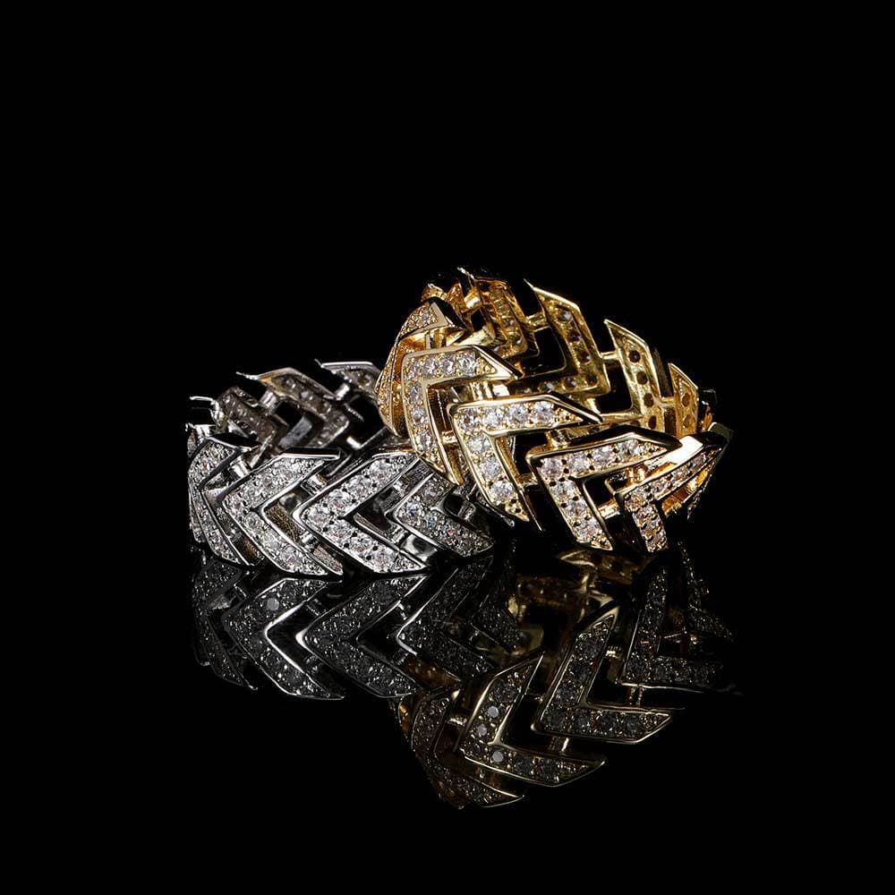 V-Shaped Arrowhead Hip-Hop Ring in 18K Gold