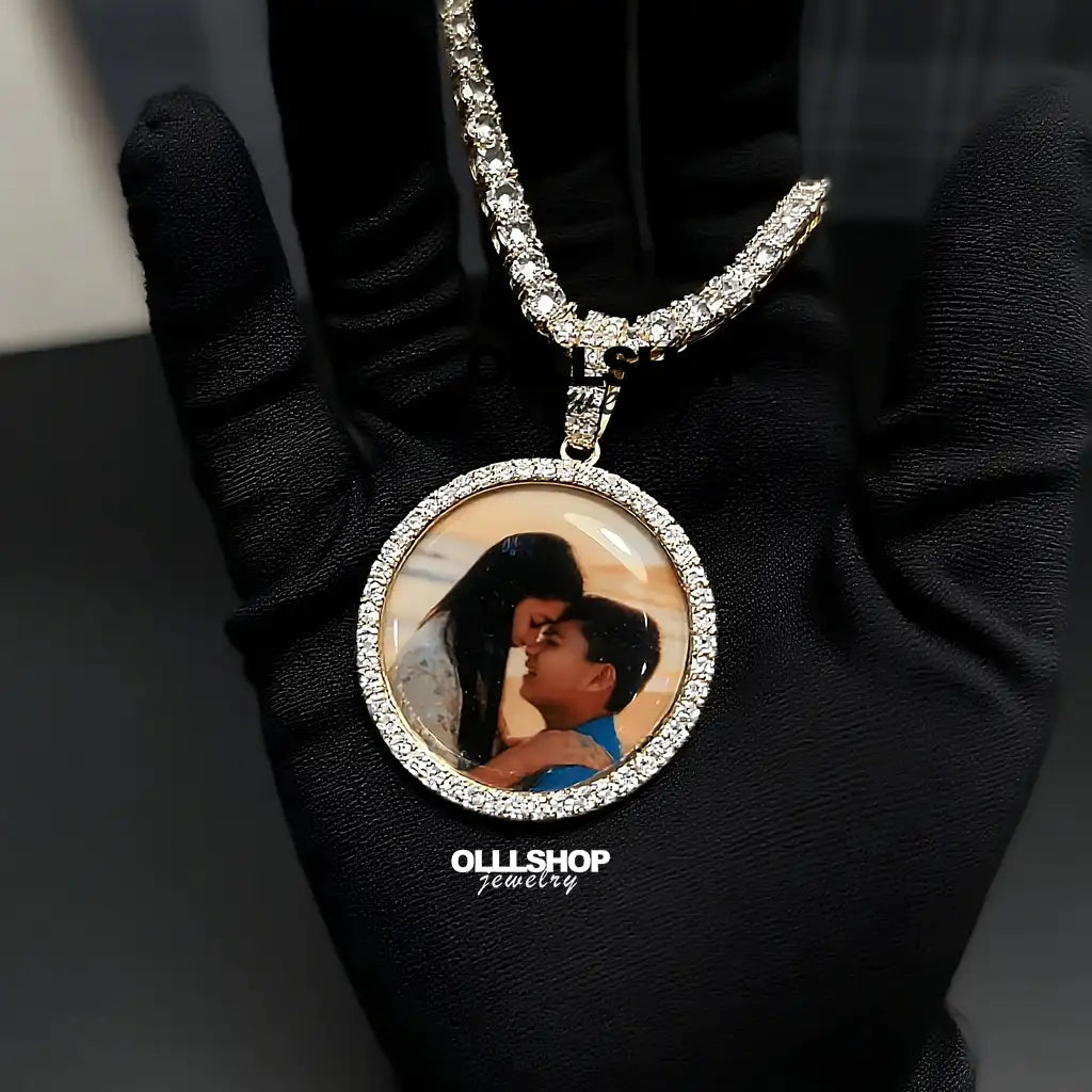 Personalized Round Photo Pendant – Small Size