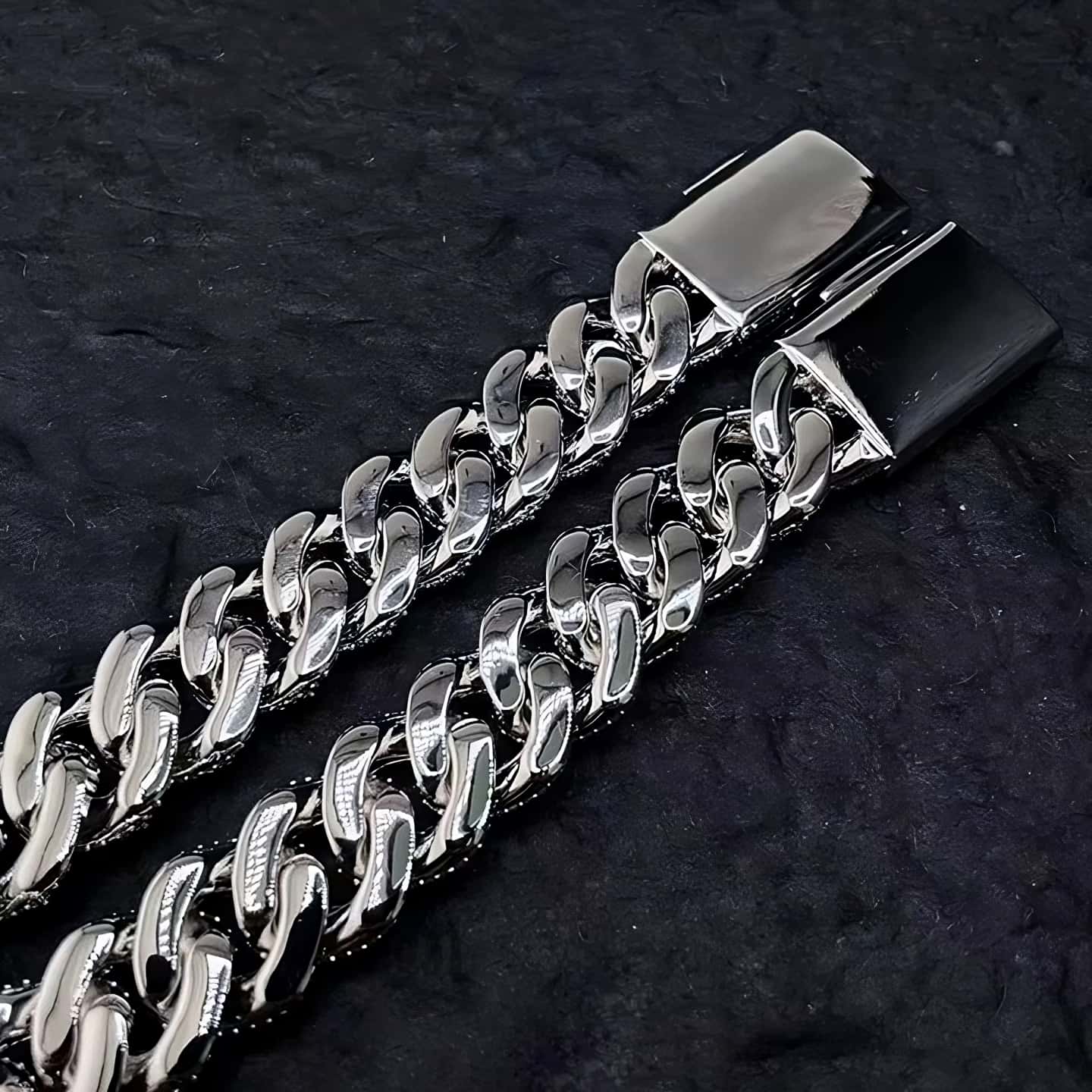 Close up of 15mm cuban ice bracelet iced out links