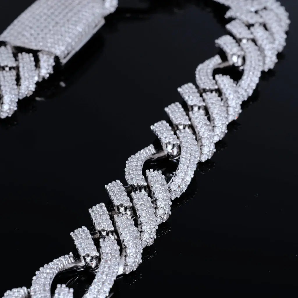 Iced Figaro Chain in White Gold - 19mm