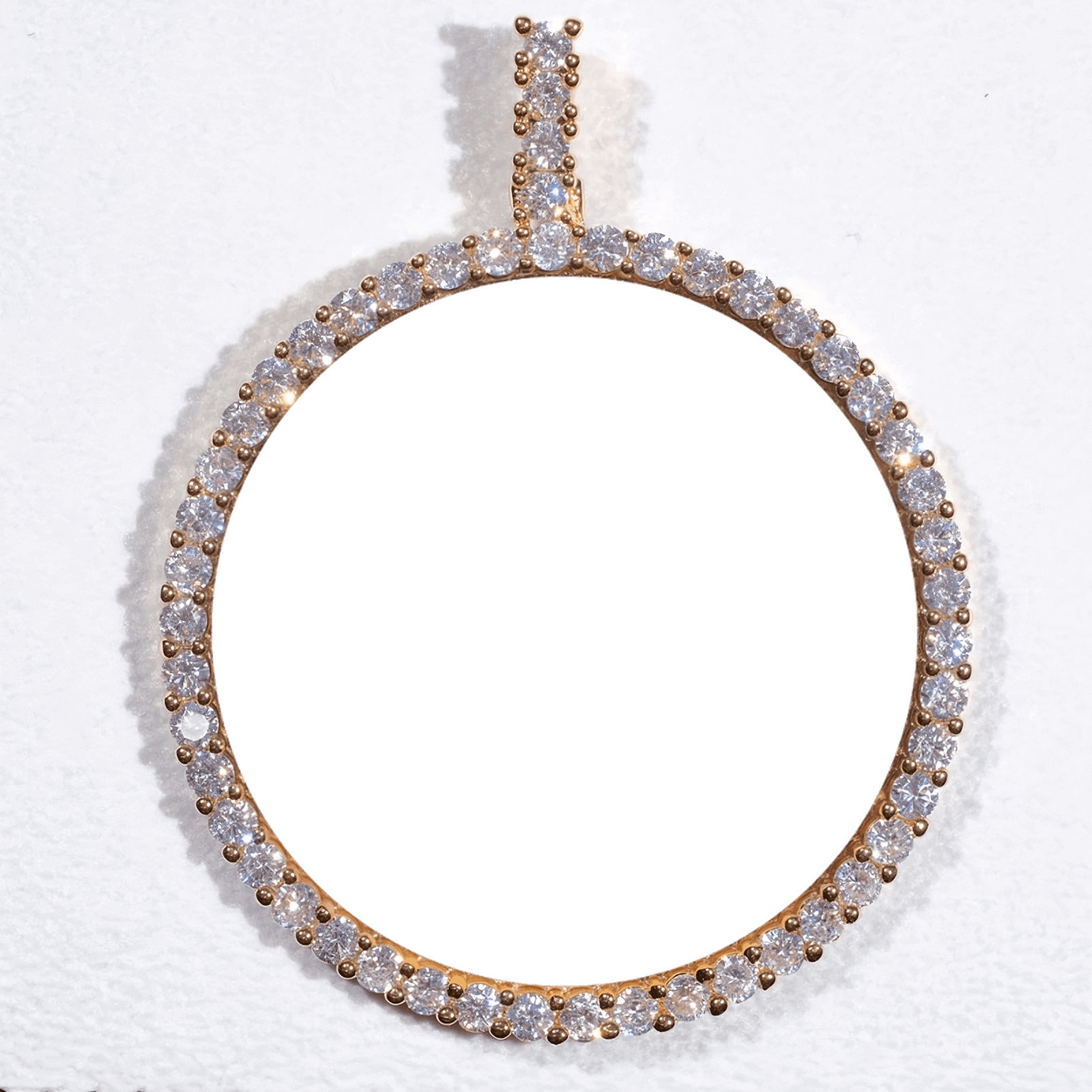 Empty circle pendant frame ready for personalized photo