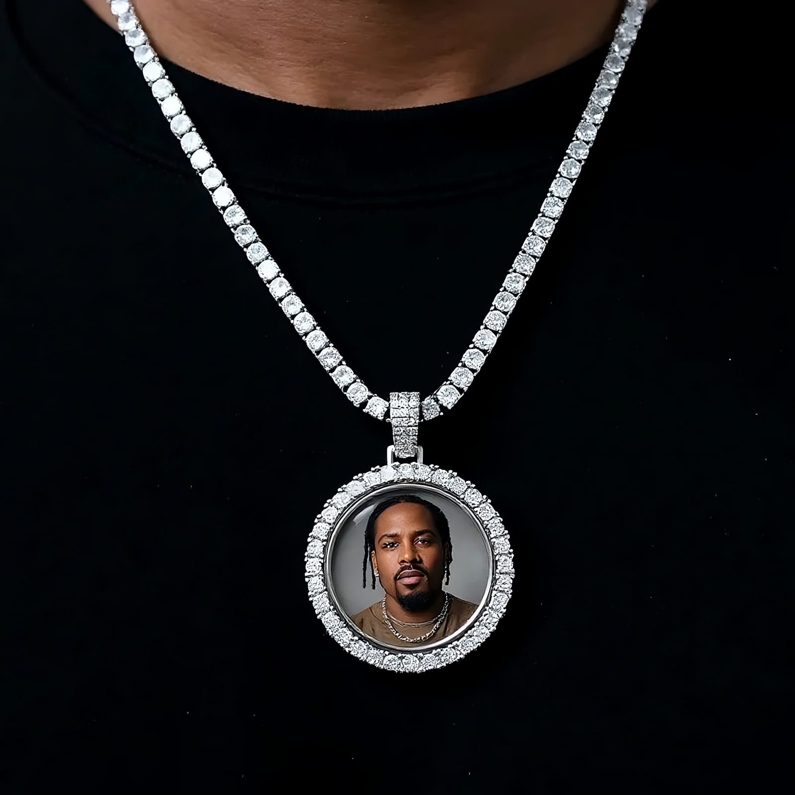 3D double-sided custom photo pendant worn on neck, round iced hip hop necklace