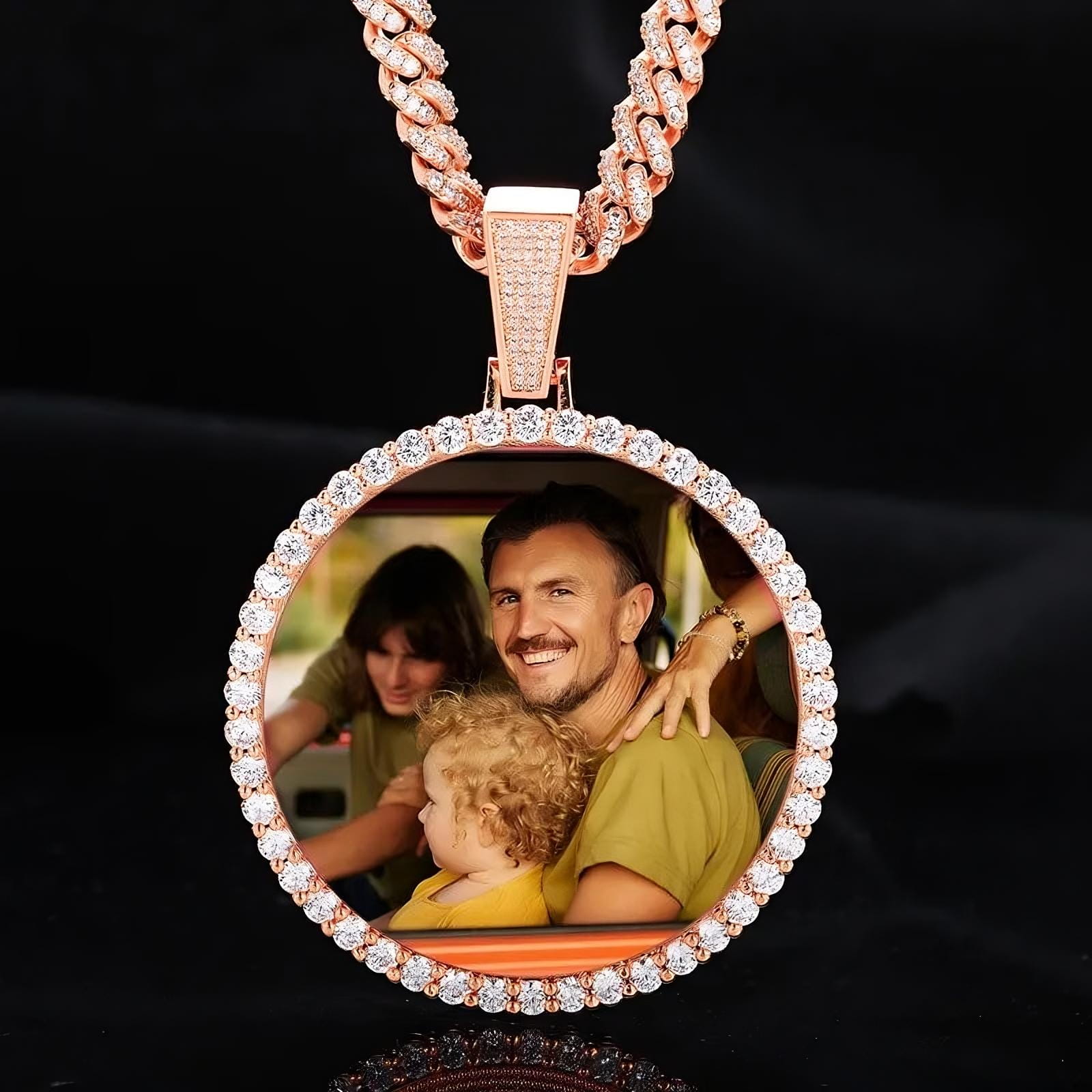 Rose gold 3D custom photo micro-inlaid pendant – 70mm round personalized necklace