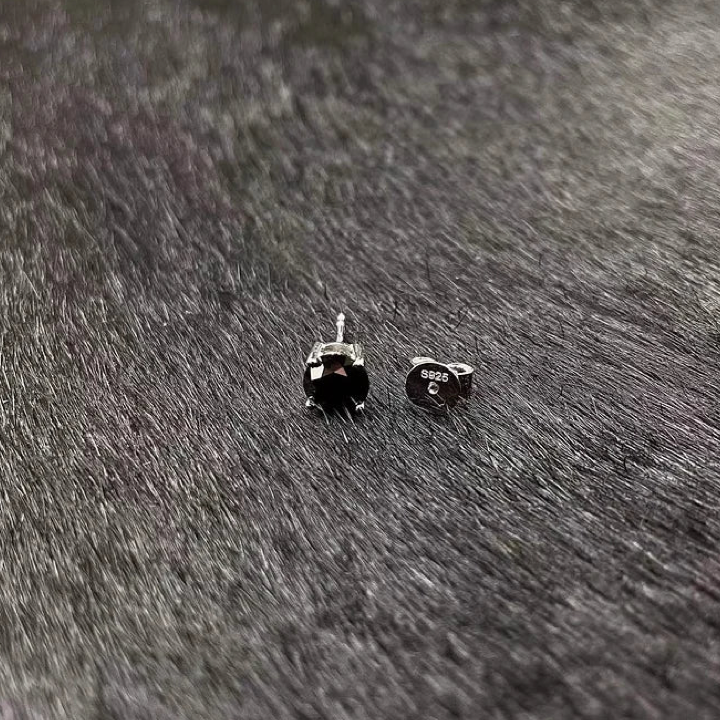 S925 Black VVS Moissanite Four Prong Black Stud Earrings