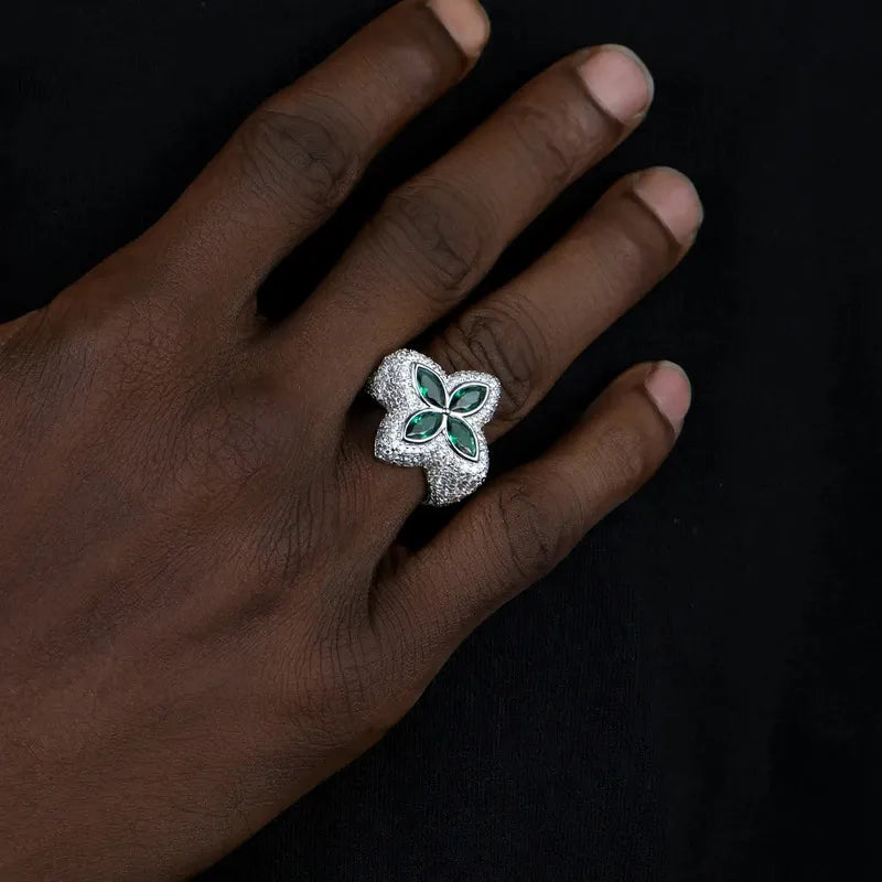 Iced Clover Rings in White Diamond - 25mm