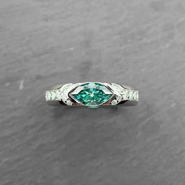 S925 VVS1 Moissanite Ice Blue Lake Green Horse Eye Ring