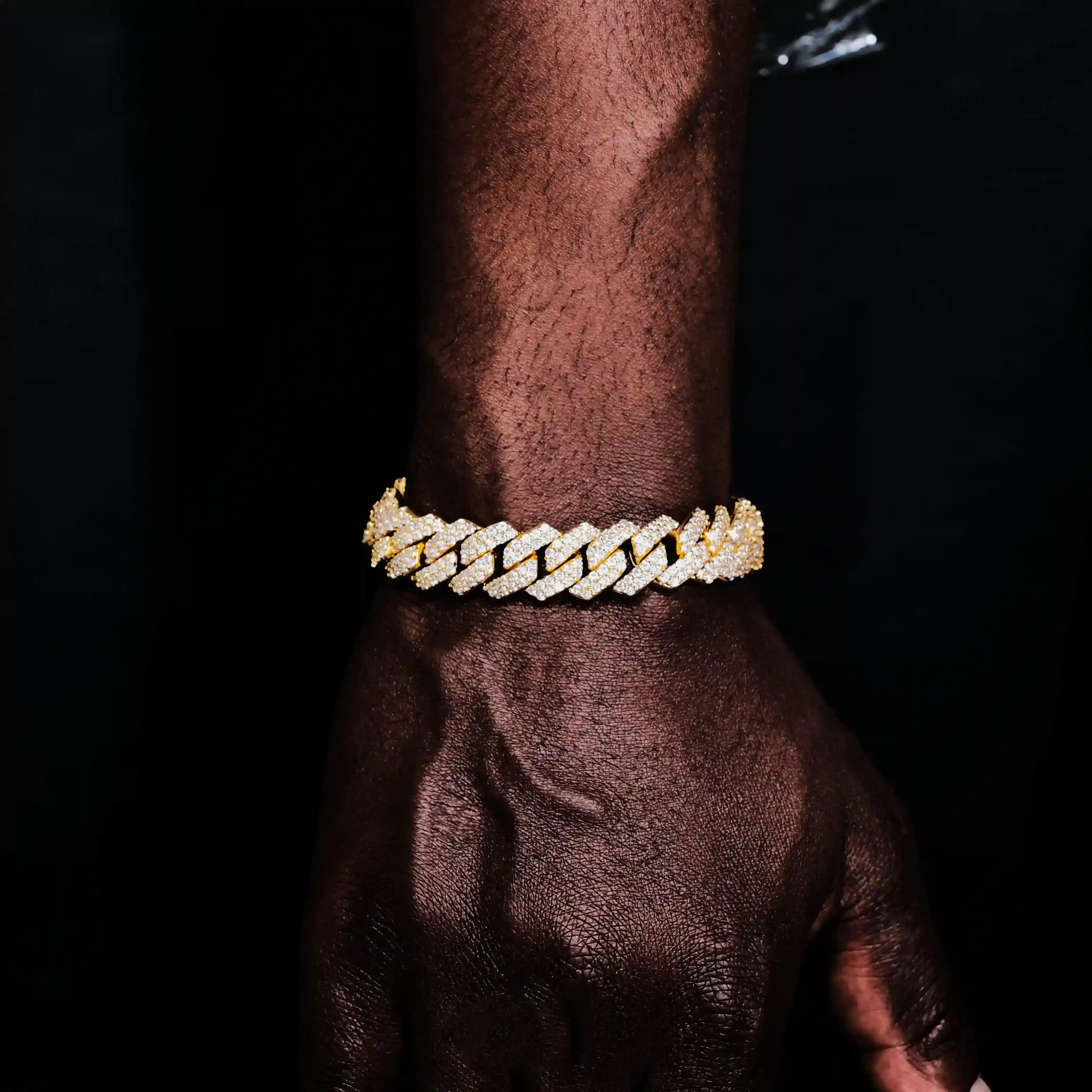 Iced Prong Cuban Bracelet in 18k Gold - 14mm