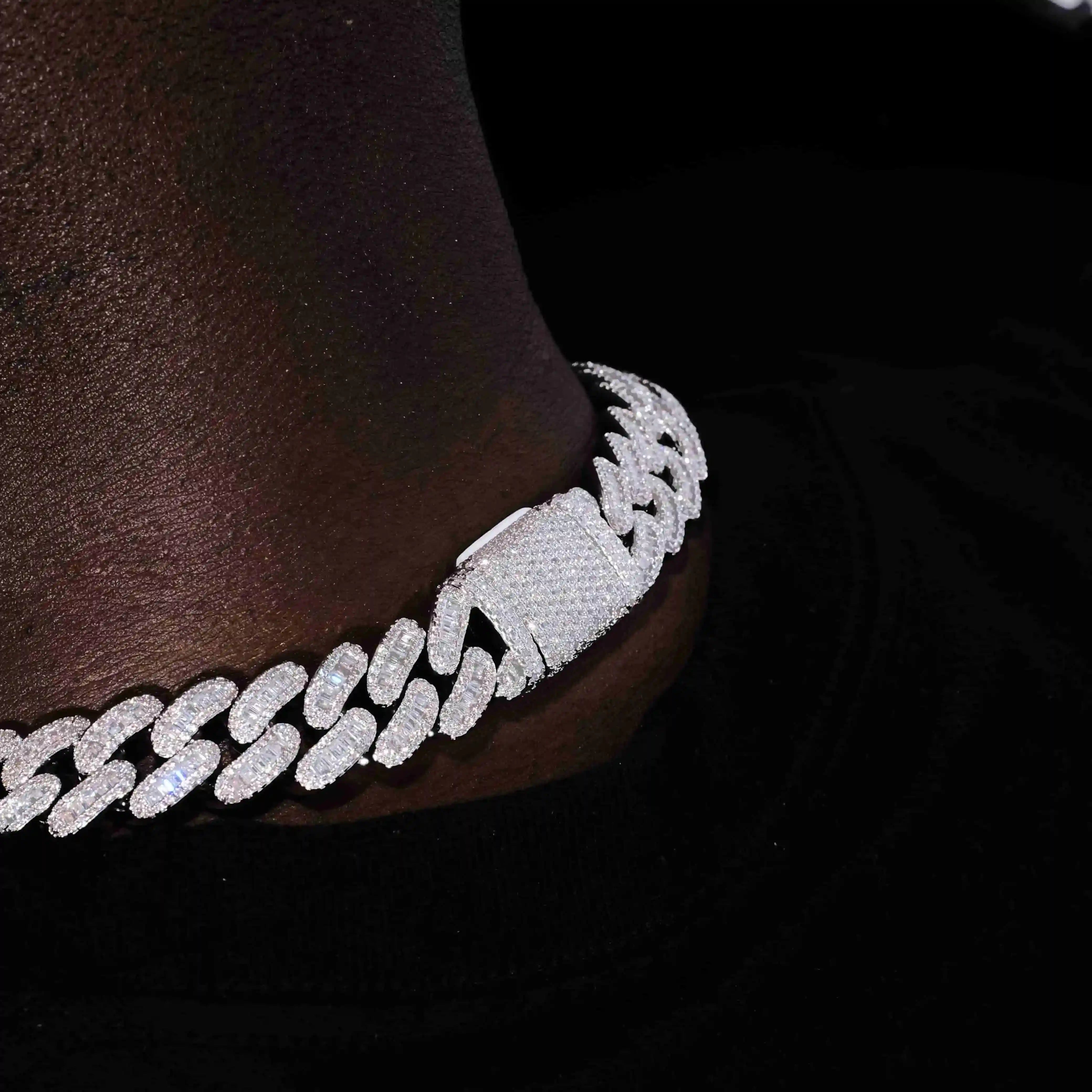 Baguette Cuban Link Chain in White Gold - 16mm