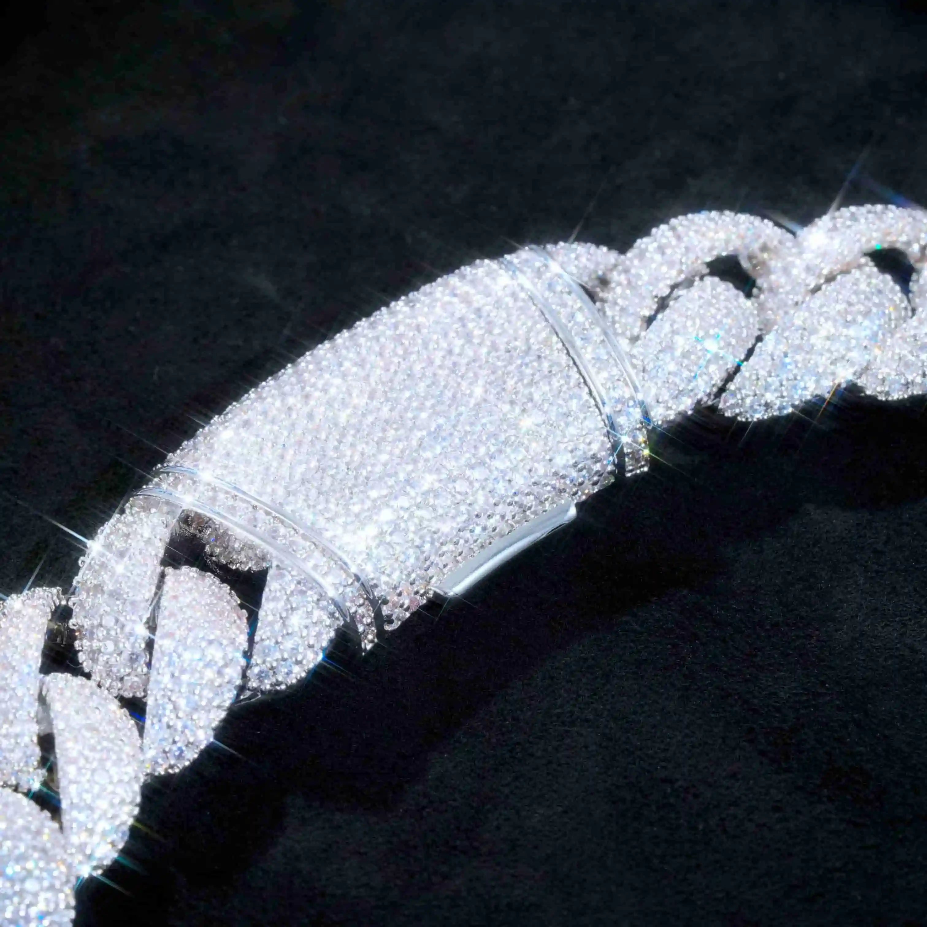 Curved Clasp Bubble Cuban Link Chain - 18mm