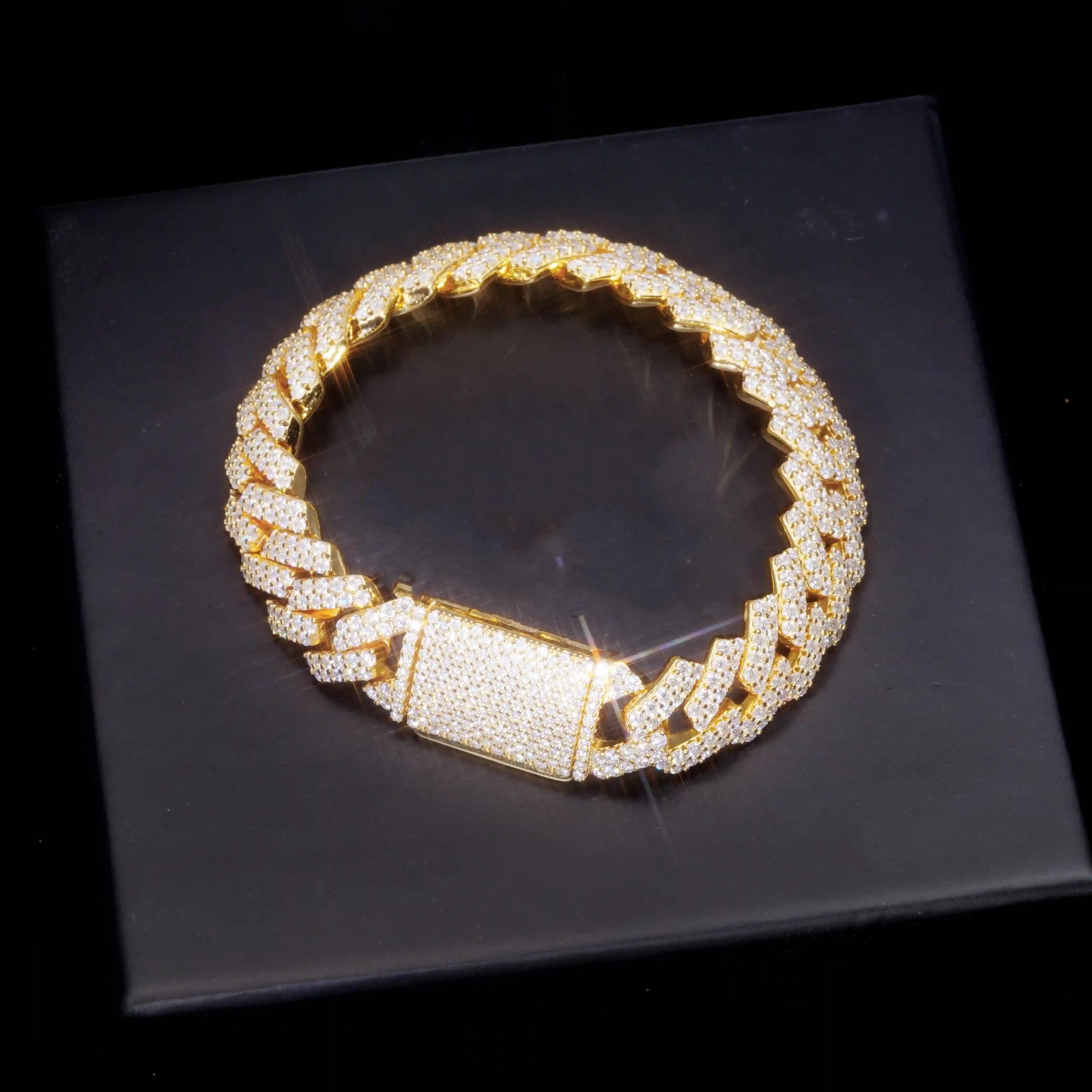 925S & VVS Moissanite 12MM Prong Cuban Bracelet