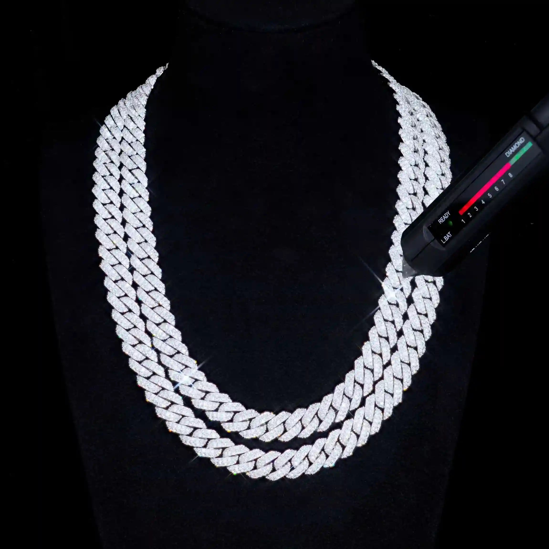 925S & VVS Moissanite Cuban Link Chain - 10mm