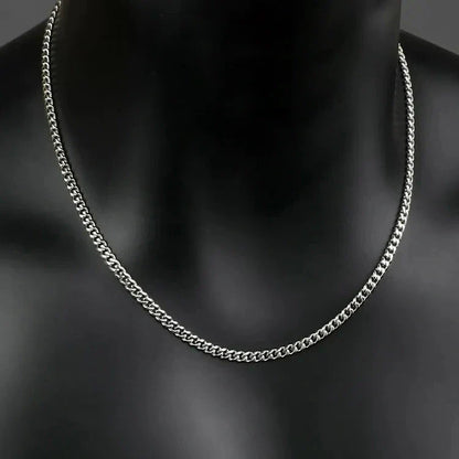Hundreds of fine Cuban necklaces men hip-hop women's titanium steel silver color does not lose color collarbone chain