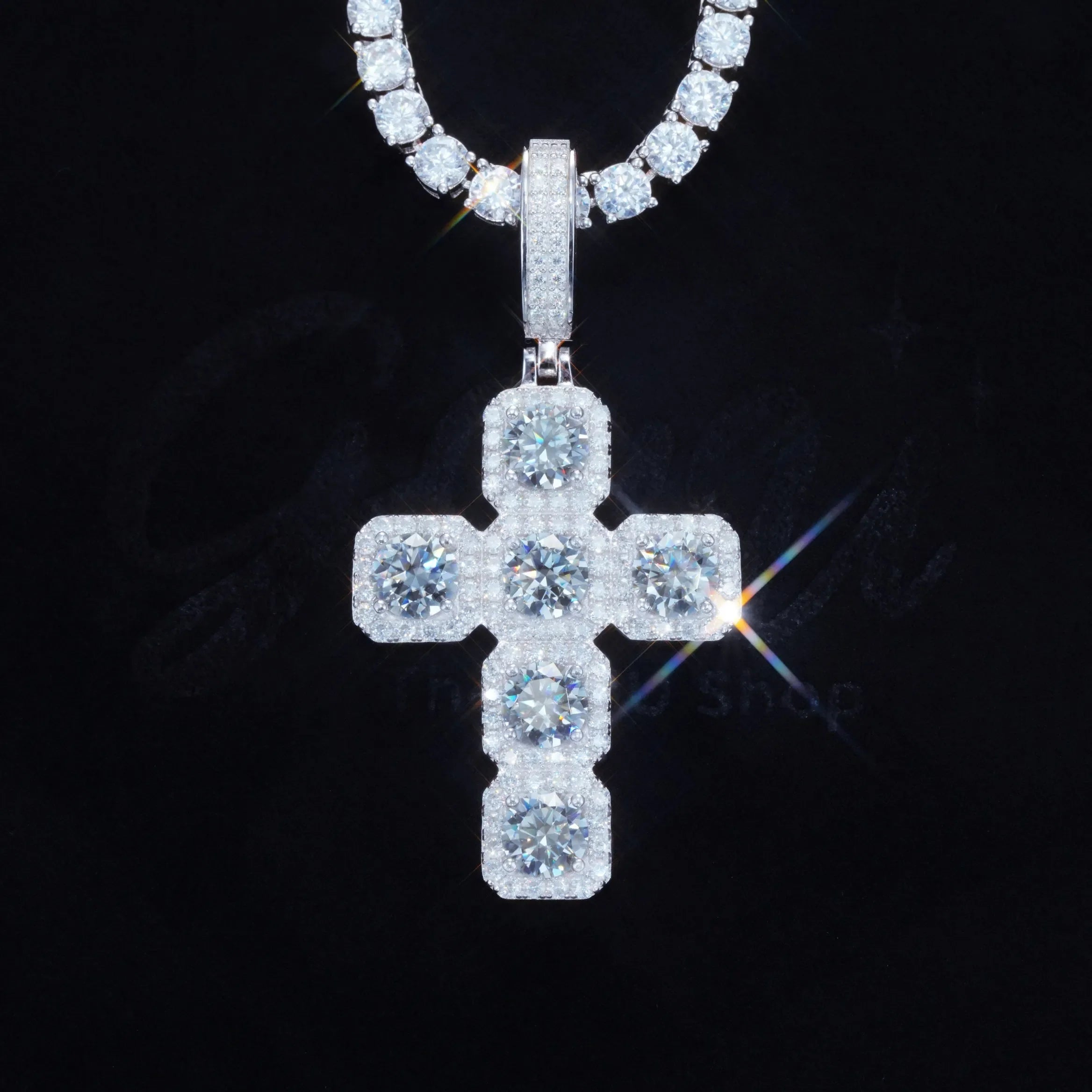 8.0 Carat VVS Moissanite Gemstone Cross Necklace In White Gold