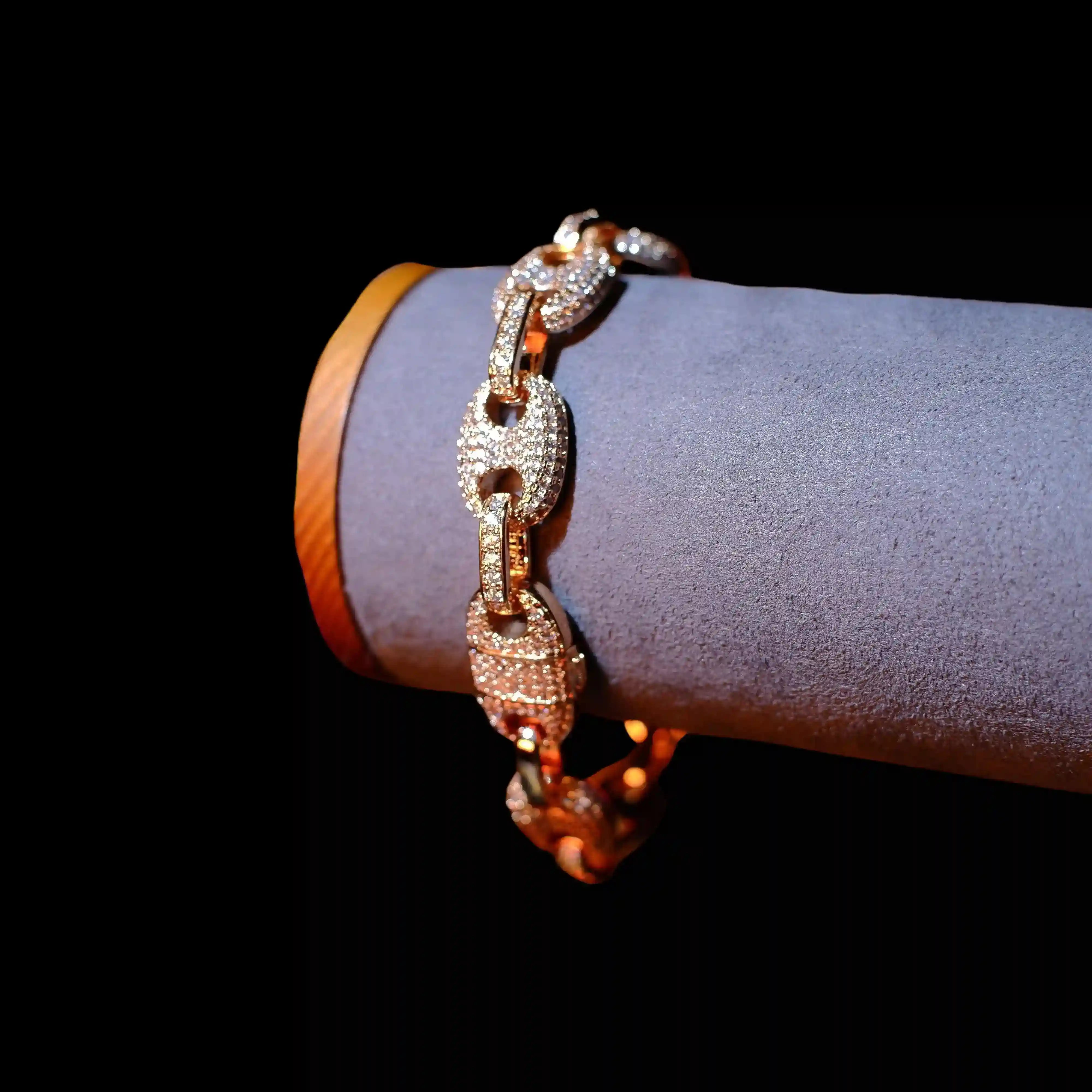 Iced Solid Coffee Beans Link Bracelet in Yellow Gold - 10mm