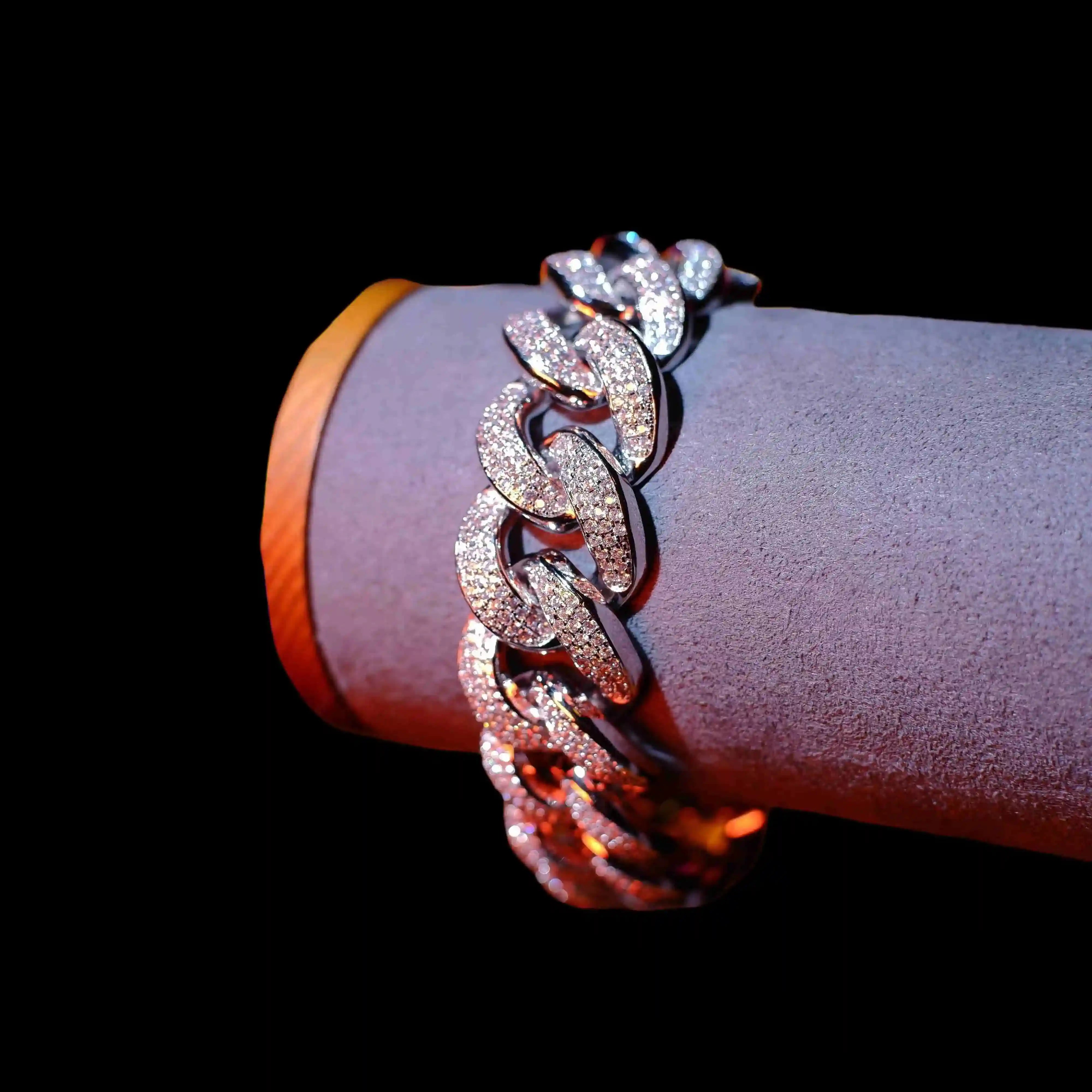 Miami Cuban Link Bracelet in White Gold - 20mm