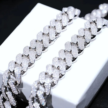 Iced Cuban Link Choker in White Gold - 19mm