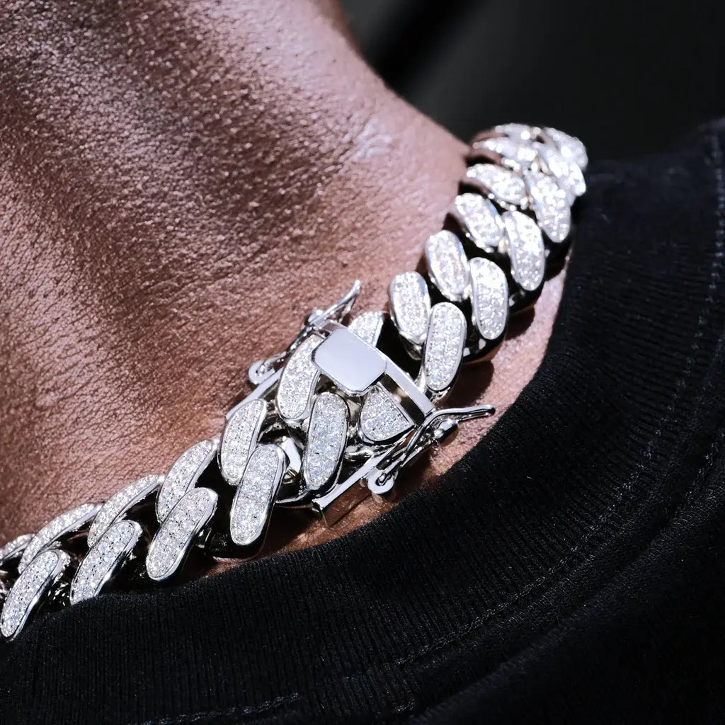 Iced Cuban Link Choker in White Gold - 19mm