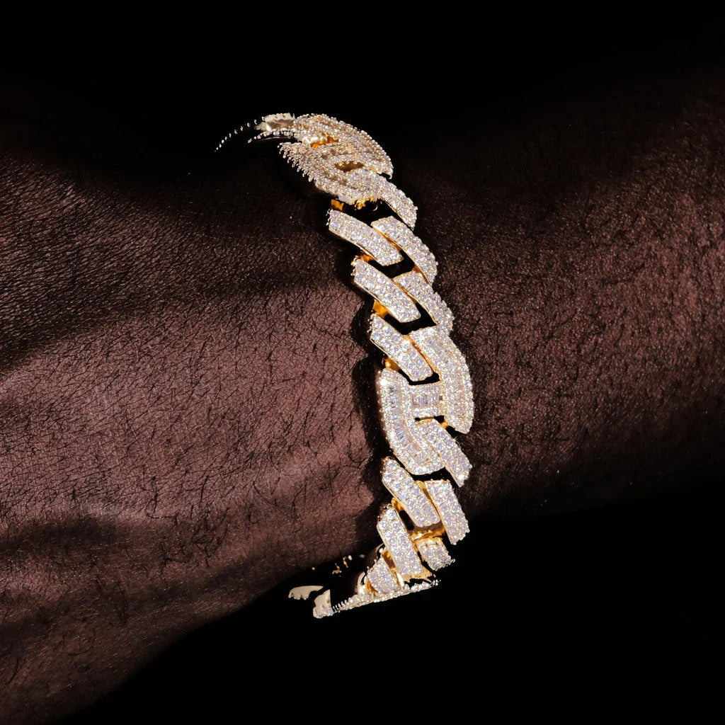 Prong Baguette Cuban Bracelet in 18K Gold - 12mm