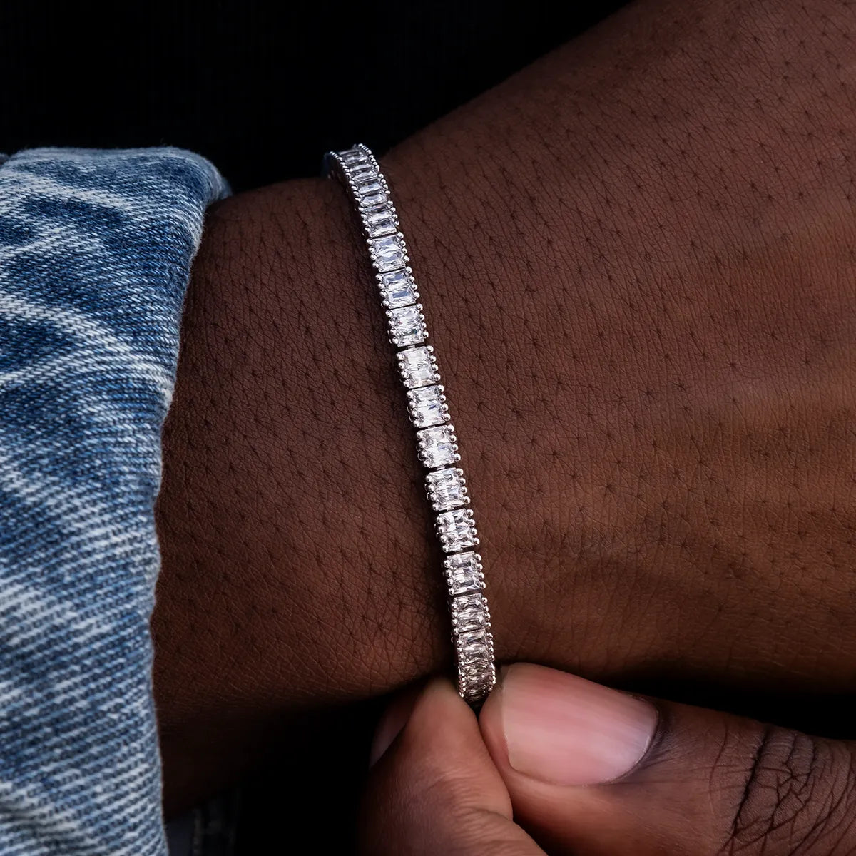Diamond baguette tennis bracelet 3mm in white gold, luxury iced jewelry