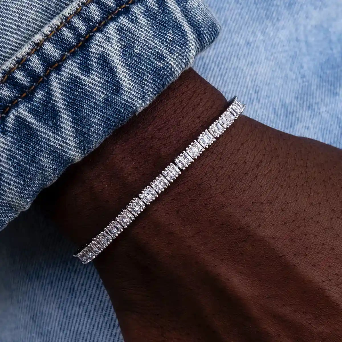 Elegant baguette diamond tennis bracelet in white gold 3mm   