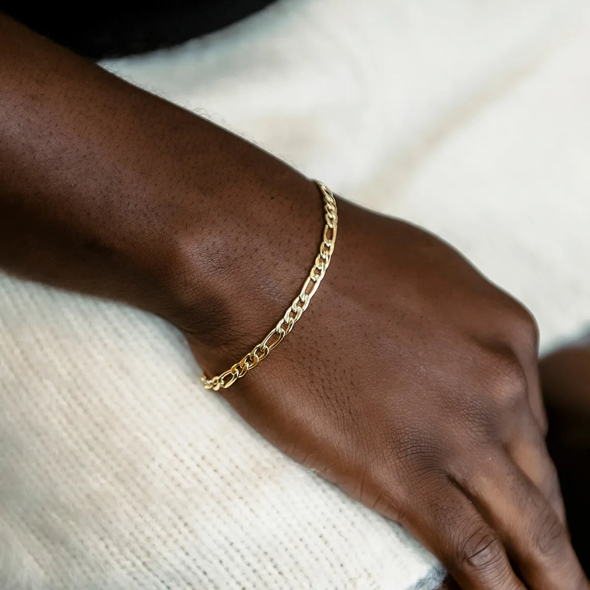Figaro bracelet in yellow gold 4mm width minimalist jewelry 