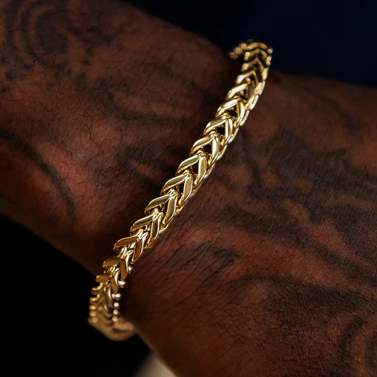 6mm Franco bracelet in yellow gold close-up hip hop jewelry