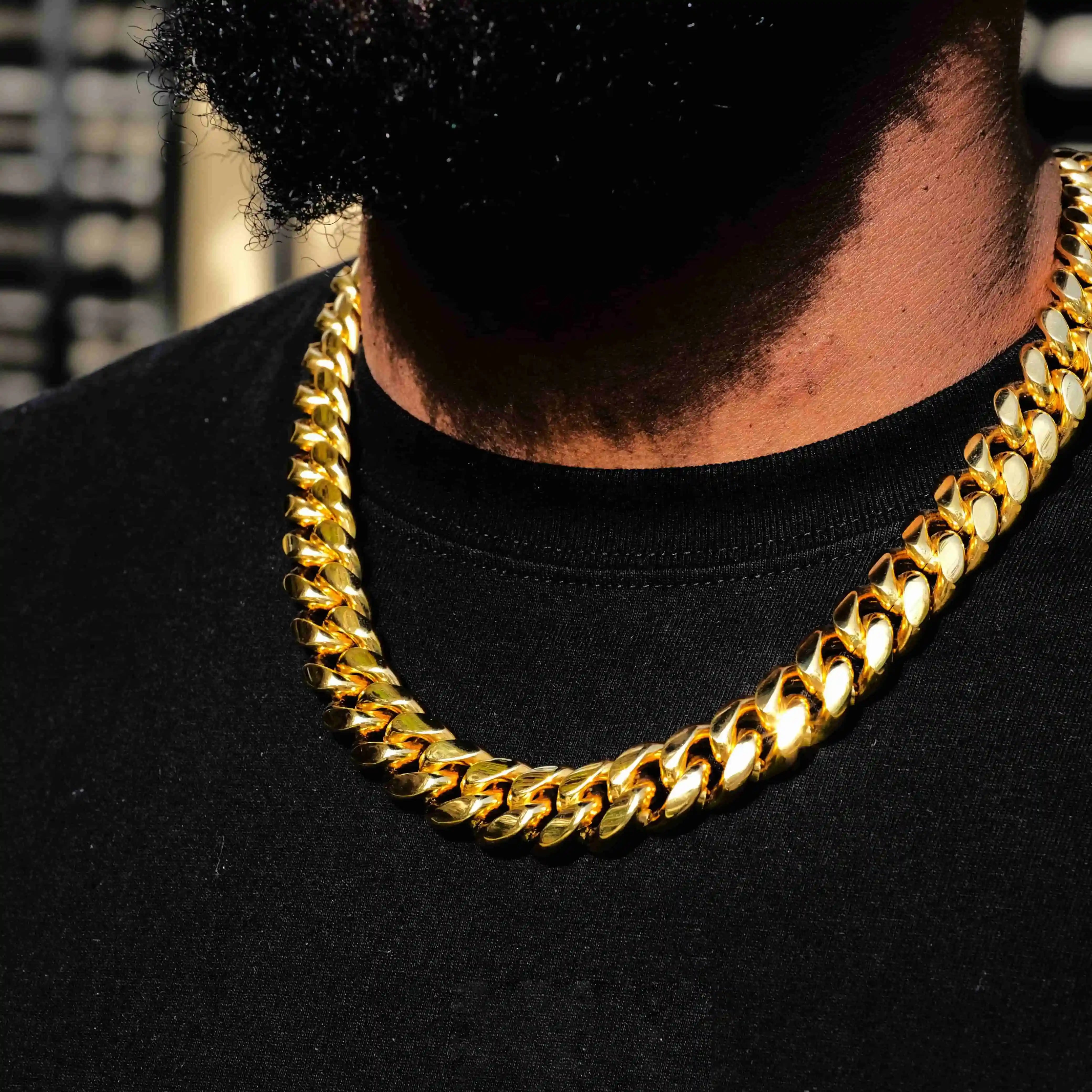 Miami Cuban Link Choker in Yellow Gold - 18mm
