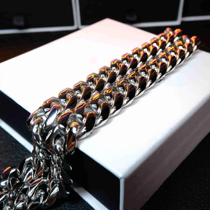 Miami Cuban Link Choker in Yellow Gold - 18mm