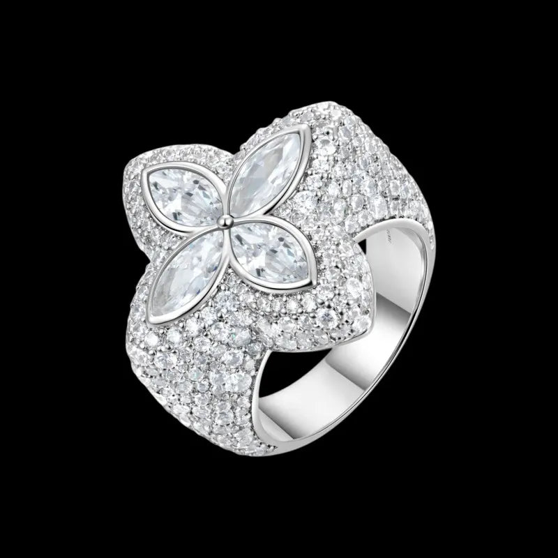 Iced Clover Rings in White Diamond - 25mm